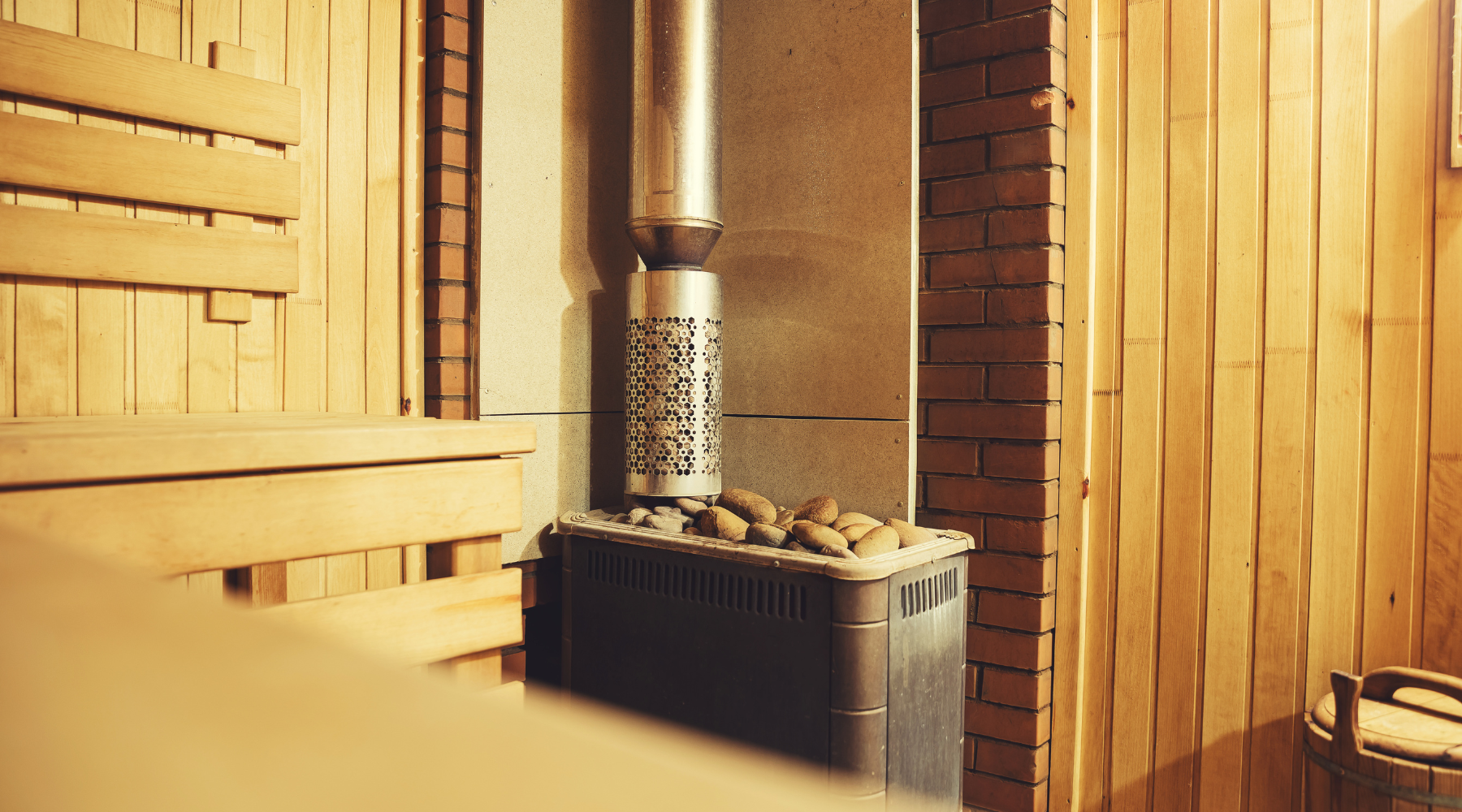 Traditional vs. Infrared: The Ultimate Guide to Choosing Your Home Sauna