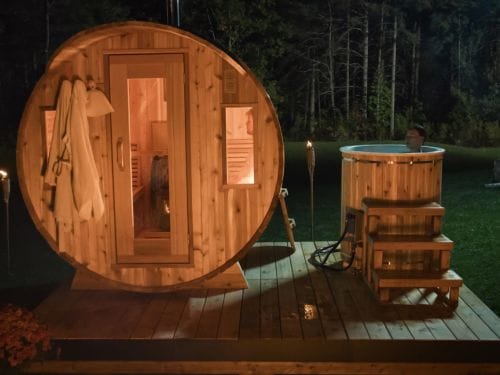 In addition to the thick and durable thermo-spruce walls and tempered glass front to contain temperature