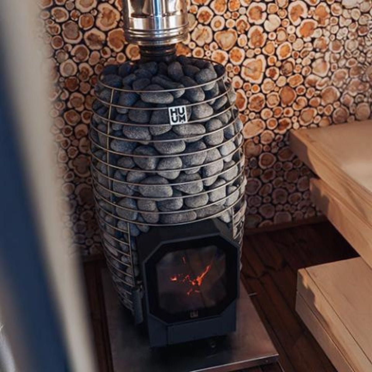Its innovative design ensures that 75% of the heat from the firewood directly heats your sauna