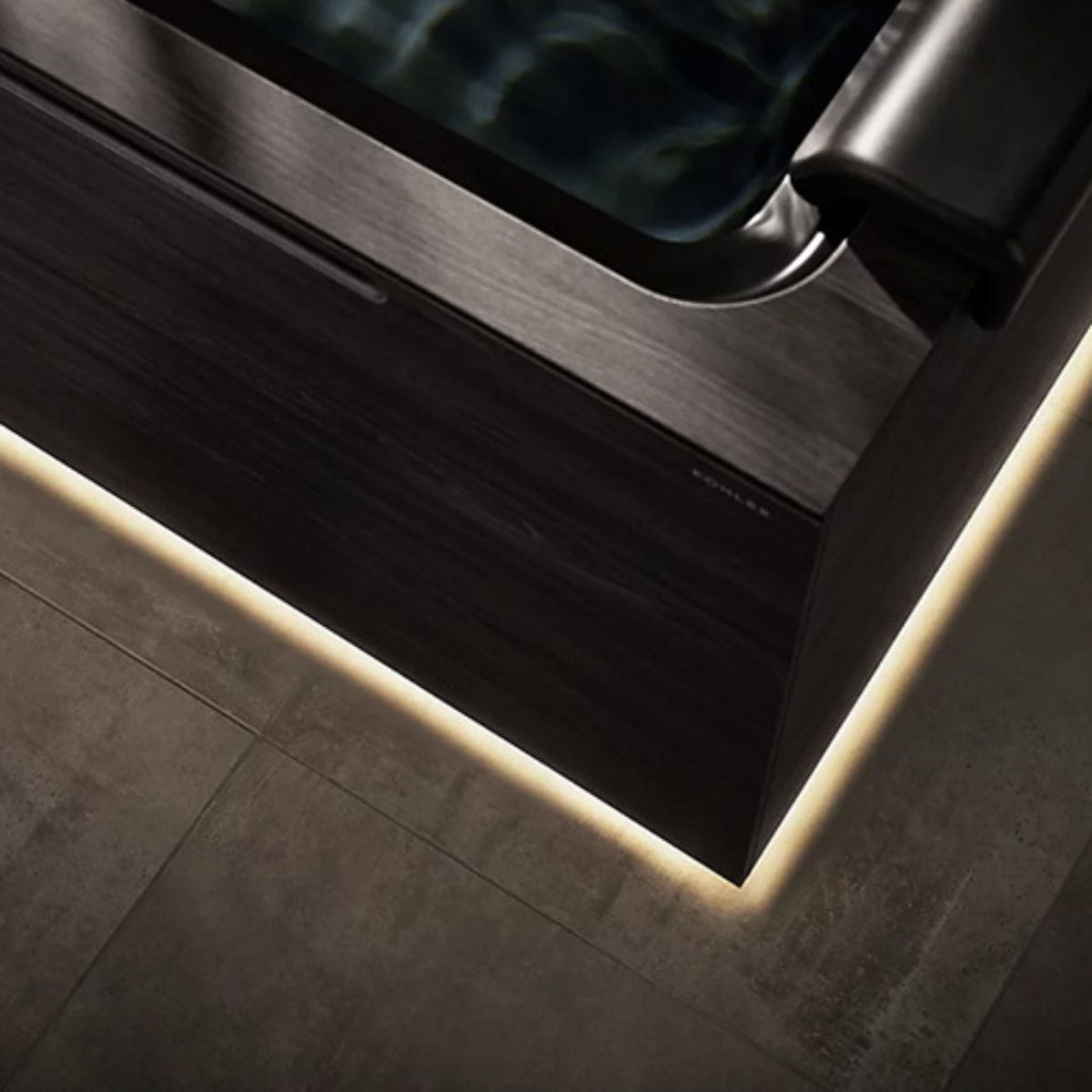 The built-in timer includes a guided breath light